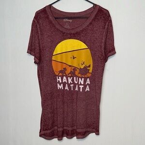 Hakuna Matata Lion King Red Light Weight T Shirt Size 2XL.